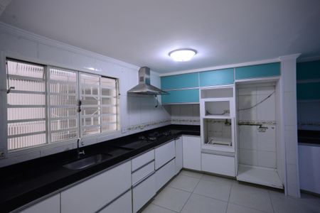 Casa à venda com 350m², 5 quartos e 5 vagasCozinha