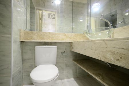 Casa à venda com 350m², 5 quartos e 5 vagasBanheiro