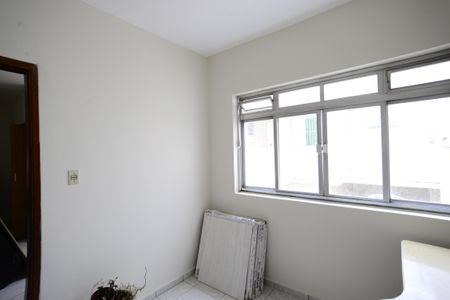 Casa à venda com 350m², 5 quartos e 5 vagasQuarto de Serviço