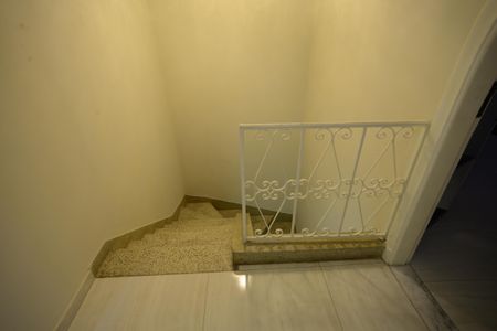 Casa à venda com 350m², 5 quartos e 5 vagasEscada