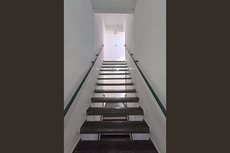 Apartamento à venda com 51m², 2 quartos e 1 vagaEscada