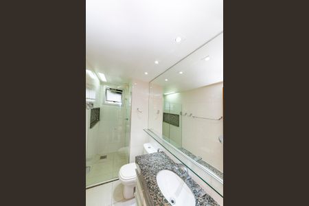 Apartamento à venda com 73m², 3 quartos e 2 vagas Apartamento à venda com 73m², 3 quartos e 2 vagasBanheiro Social