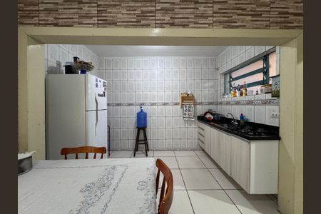 Casa à venda com 300m², 4 quartos e 2 vagas Casa à venda com 300m², 4 quartos e 2 vagasCozinha