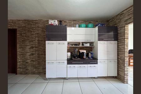Casa à venda com 300m², 4 quartos e 2 vagas Casa à venda com 300m², 4 quartos e 2 vagasLavanderia