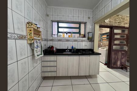 Casa à venda com 300m², 4 quartos e 2 vagas Casa à venda com 300m², 4 quartos e 2 vagasCozinha