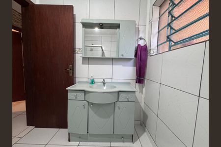 Casa à venda com 300m², 4 quartos e 2 vagas Casa à venda com 300m², 4 quartos e 2 vagasBanheiro Social