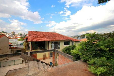 Casa à venda com 245m², 5 quartos e 6 vagasQuintal