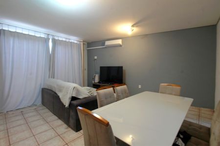 Casa à venda com 245m², 5 quartos e 6 vagasSala 2