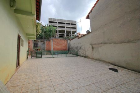 Casa à venda com 245m², 5 quartos e 6 vagasQuintal