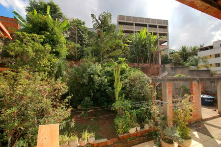 Casa à venda com 245m², 5 quartos e 6 vagasVista