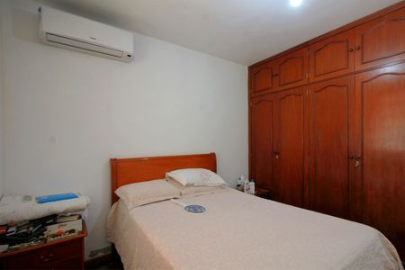 Casa à venda com 245m², 5 quartos e 6 vagasQuarto 2