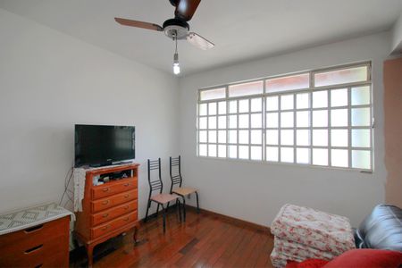 Casa à venda com 245m², 5 quartos e 6 vagasSuite