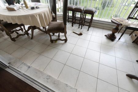 Apartamento à venda com 121m², 4 quartos e 2 vagas Apartamento à venda com 121m², 4 quartos e 2 vagasSacada