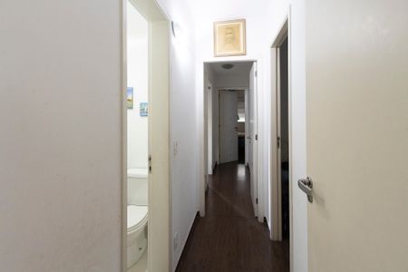 Apartamento à venda com 121m², 4 quartos e 2 vagas Apartamento à venda com 121m², 4 quartos e 2 vagasCorredor