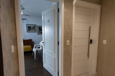 Apartamento à venda com 121m², 4 quartos e 2 vagas Apartamento à venda com 121m², 4 quartos e 2 vagasHall de Entrada