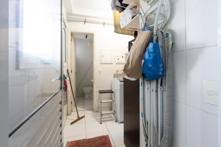 Apartamento à venda com 121m², 4 quartos e 2 vagas Apartamento à venda com 121m², 4 quartos e 2 vagasÁrea de Serviço