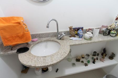 Apartamento à venda com 121m², 4 quartos e 2 vagas Apartamento à venda com 121m², 4 quartos e 2 vagasLavabo