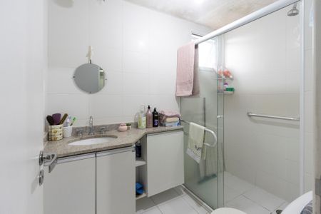 Apartamento à venda com 121m², 4 quartos e 2 vagas Apartamento à venda com 121m², 4 quartos e 2 vagasSuíte Banheiro