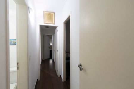 Apartamento à venda com 121m², 4 quartos e 2 vagas Apartamento à venda com 121m², 4 quartos e 2 vagasCorredor