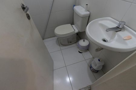 Apartamento à venda com 121m², 4 quartos e 2 vagas Apartamento à venda com 121m², 4 quartos e 2 vagasBanheiro de Serviço