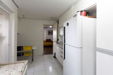 Apartamento à venda com 121m², 4 quartos e 2 vagas Apartamento à venda com 121m², 4 quartos e 2 vagasCozinha