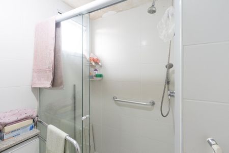 Apartamento à venda com 121m², 4 quartos e 2 vagas Apartamento à venda com 121m², 4 quartos e 2 vagasSuíte Banheiro