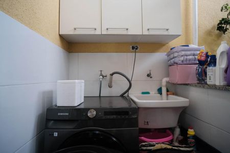 Casa de condomínio à venda com 137m², 3 quartos e 2 vagasÁrea de Serviço