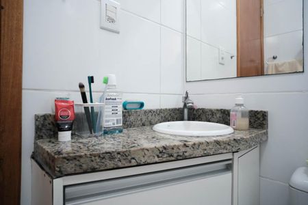 Casa de condomínio à venda com 137m², 3 quartos e 2 vagasBanheiro da Suíte