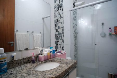 Casa de condomínio à venda com 137m², 3 quartos e 2 vagasBanheiro