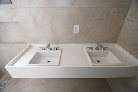 Apartamento à venda com 171m², 3 quartos e 3 vagasBanheiro /\Suíte 1