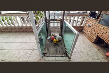 Casa à venda com 150m², 3 quartos e 2 vagas Casa à venda com 150m², 3 quartos e 2 vagasElevador para Garagem