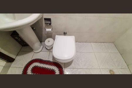 Casa à venda com 150m², 3 quartos e 2 vagas Casa à venda com 150m², 3 quartos e 2 vagasBanheiro 2