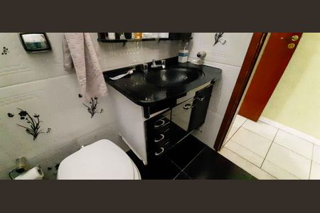 Casa à venda com 150m², 3 quartos e 2 vagas Casa à venda com 150m², 3 quartos e 2 vagasBanheiro Social