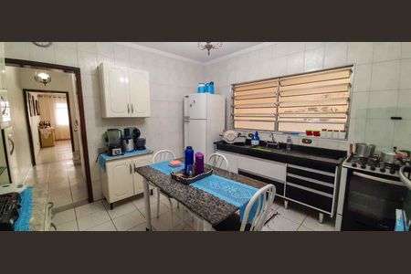 Casa à venda com 150m², 3 quartos e 2 vagas Casa à venda com 150m², 3 quartos e 2 vagasCozinha