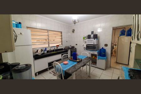 Casa à venda com 150m², 3 quartos e 2 vagas Casa à venda com 150m², 3 quartos e 2 vagasCozinha