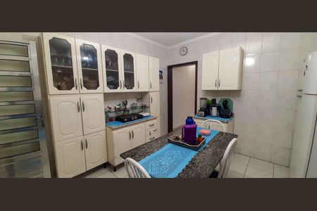 Casa à venda com 150m², 3 quartos e 2 vagas Casa à venda com 150m², 3 quartos e 2 vagasCozinha