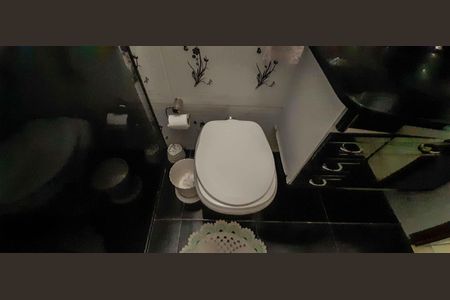 Casa à venda com 150m², 3 quartos e 2 vagas Casa à venda com 150m², 3 quartos e 2 vagasBanheiro Social