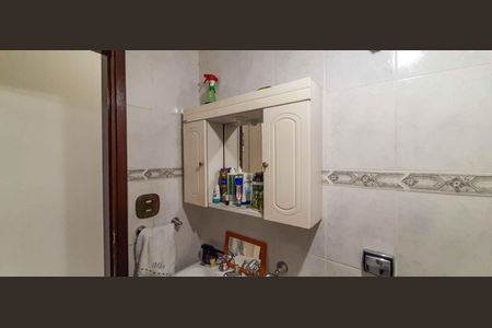 Casa à venda com 150m², 3 quartos e 2 vagas Casa à venda com 150m², 3 quartos e 2 vagasBanheiro 2