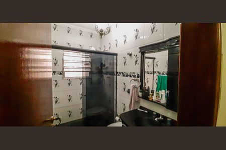 Casa à venda com 150m², 3 quartos e 2 vagas Casa à venda com 150m², 3 quartos e 2 vagasBanheiro Social