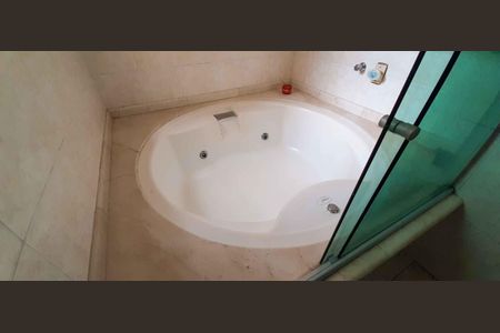 Casa à venda com 150m², 3 quartos e 2 vagas Casa à venda com 150m², 3 quartos e 2 vagasBanheiro da Suíte