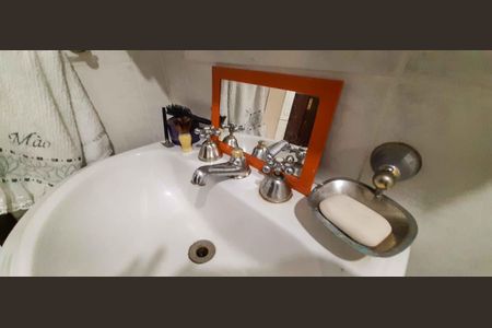 Casa à venda com 150m², 3 quartos e 2 vagas Casa à venda com 150m², 3 quartos e 2 vagasBanheiro 2