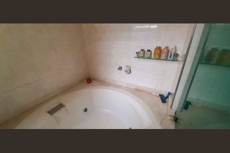 Casa à venda com 150m², 3 quartos e 2 vagas Casa à venda com 150m², 3 quartos e 2 vagasBanheiro da Suíte