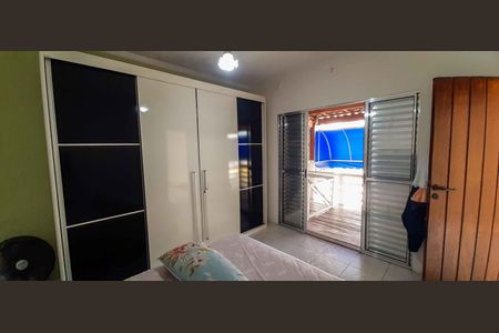 Casa à venda com 150m², 3 quartos e 2 vagas Casa à venda com 150m², 3 quartos e 2 vagasSuíte