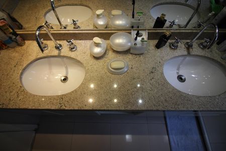 Apartamento à venda com 242m², 5 quartos e 3 vagasSuíte 1 Banheiro