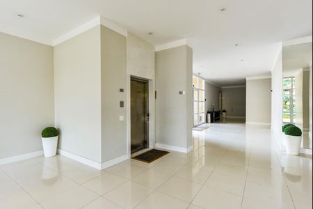 Apartamento à venda com 242m², 5 quartos e 3 vagas Apartamento à venda com 242m², 5 quartos e 3 vagasÁrea comum