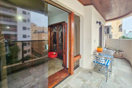 Apartamento para alugar com 130m², 3 quartos e 1 vagaVaranda