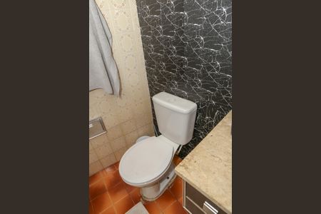 Casa à venda com 174m², 3 quartos e 2 vagas Casa à venda com 174m², 3 quartos e 2 vagasBanheiro 1