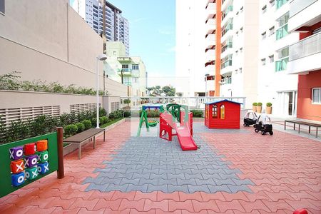 Apartamento à venda com 96m², 3 quartos e 2 vagas Apartamento à venda com 96m², 3 quartos e 2 vagasÁrea comum - Playground