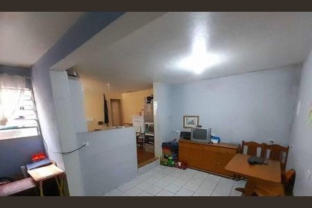 Casa à venda com 4 quartos, 180m² em Vila Firmiano Pinto, São Paulo