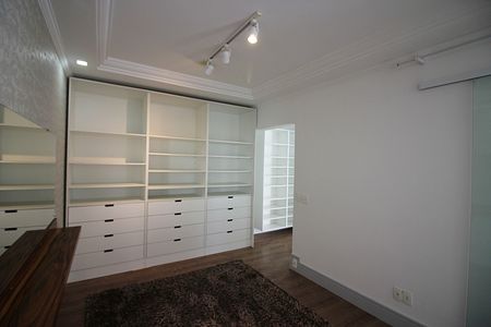 Apartamento à venda com 196m², 4 quartos e 3 vagasQuarto 4 - Suíte 2